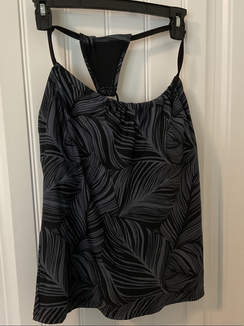 Kona Sol Black and Gray Leaf-Print Women’s Swim Tankini Top